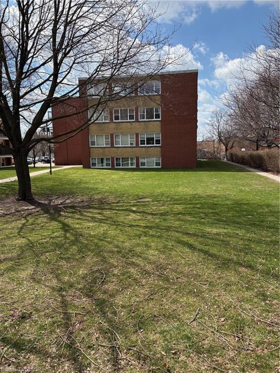 303-2052 Courtland Drive Property Photo 2