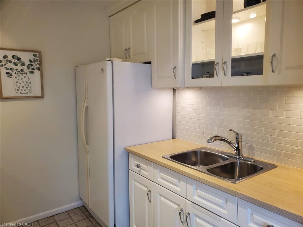 303-2052 Courtland Drive Property Photo 6