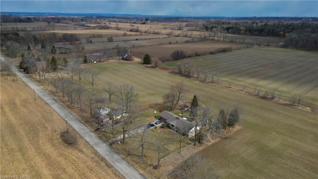 957 Smith Road Property Photo 9