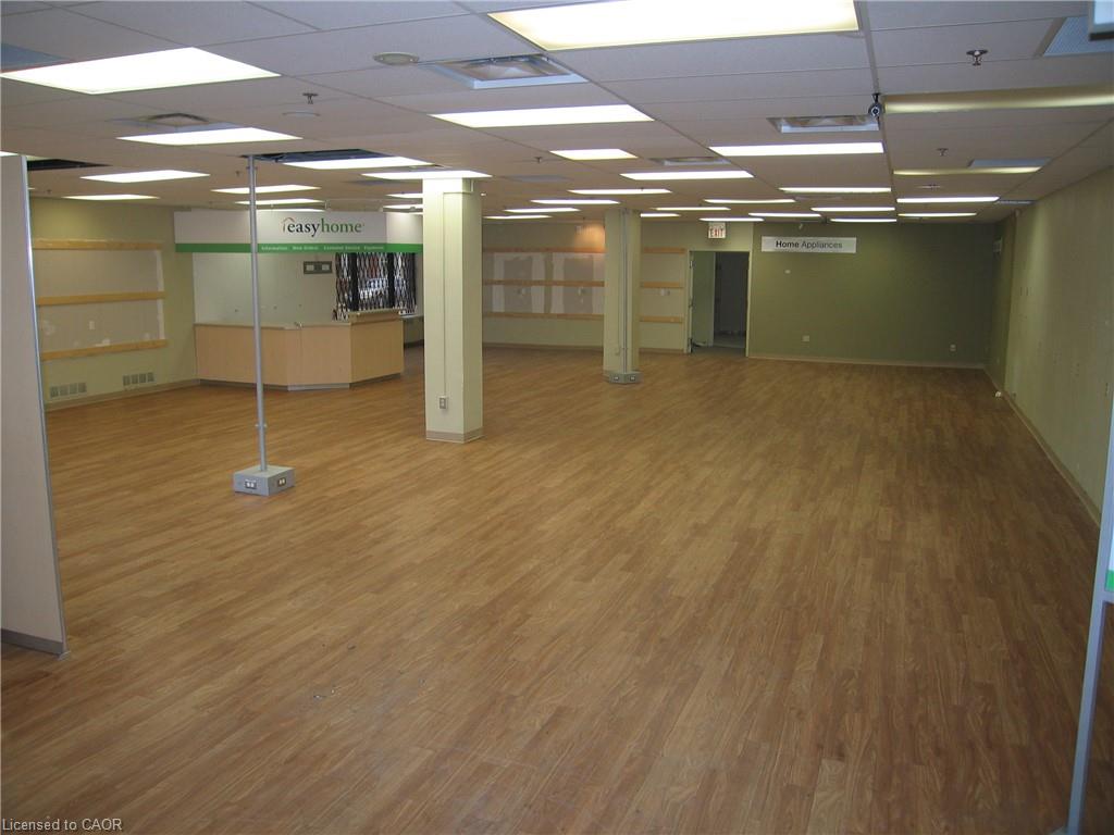 1-499 King Street E Property Photo 4