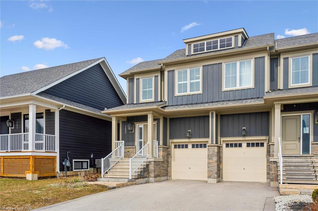 153 Yellow Birch Crescent Property Photo 2