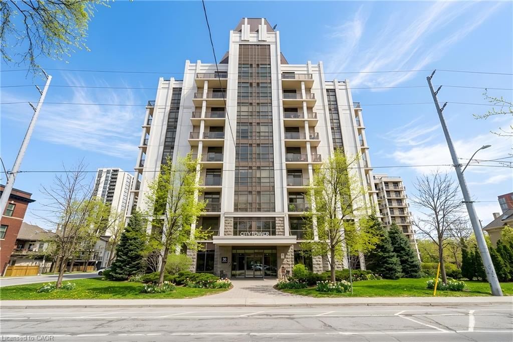 90 Charlton Avenue W Property Photo 1