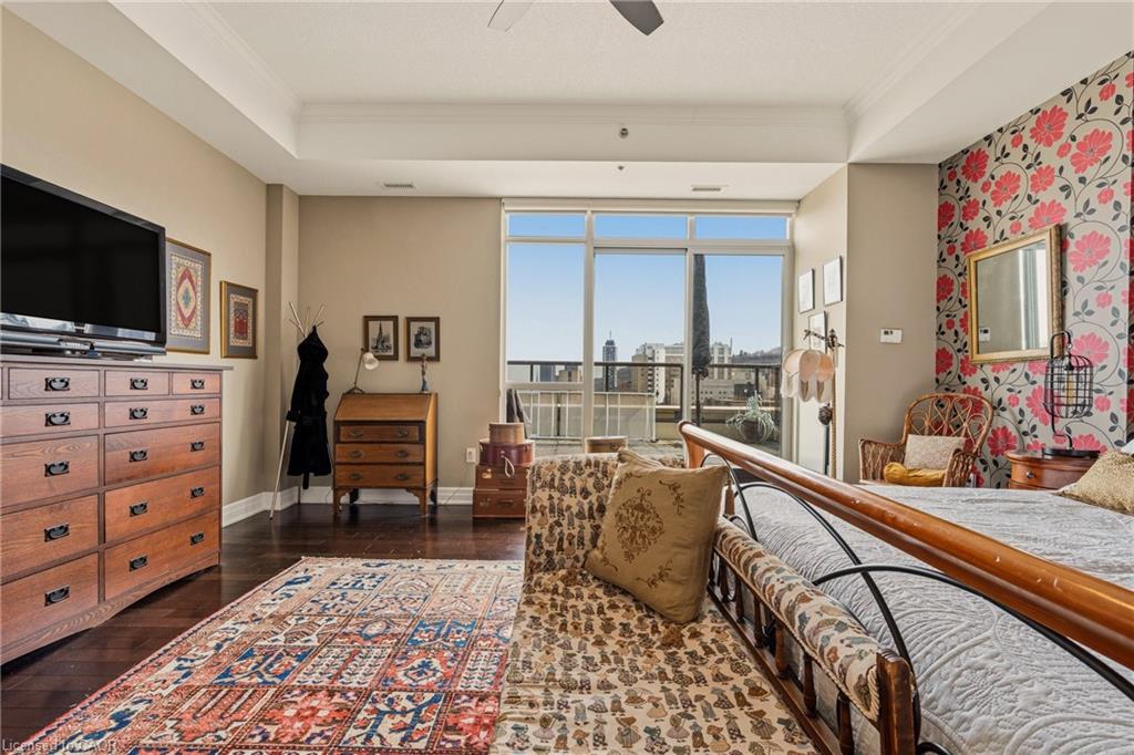 90 Charlton Avenue W Property Photo 21