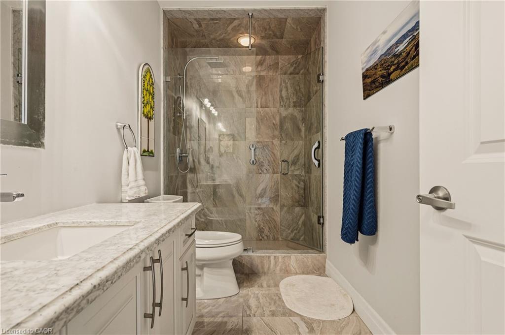 90 Charlton Avenue W Property Photo 22