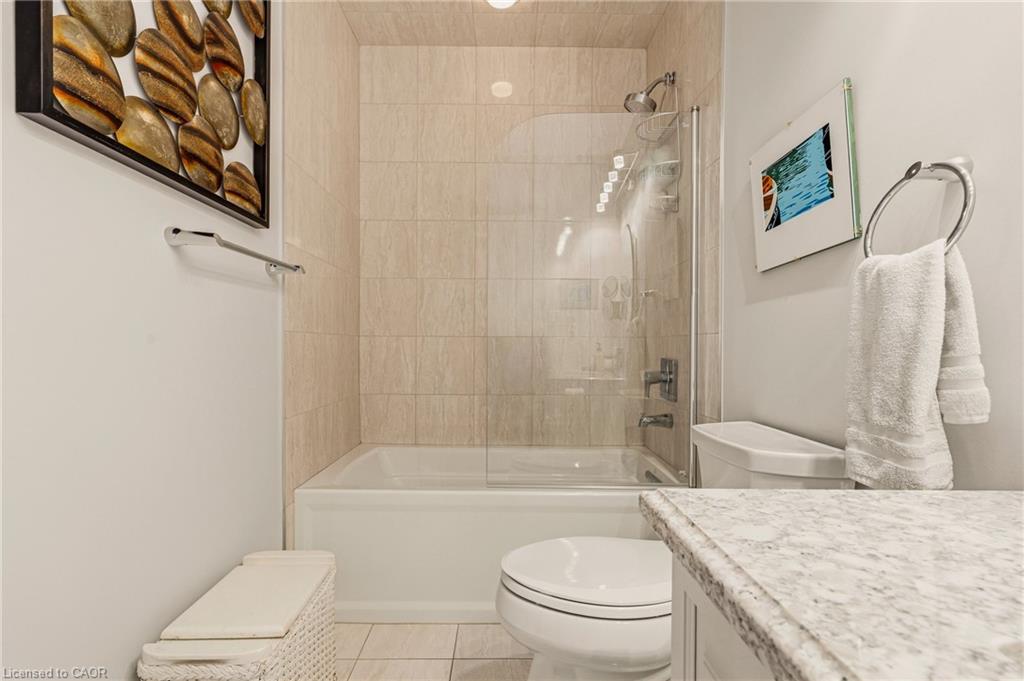 90 Charlton Avenue W Property Photo 28