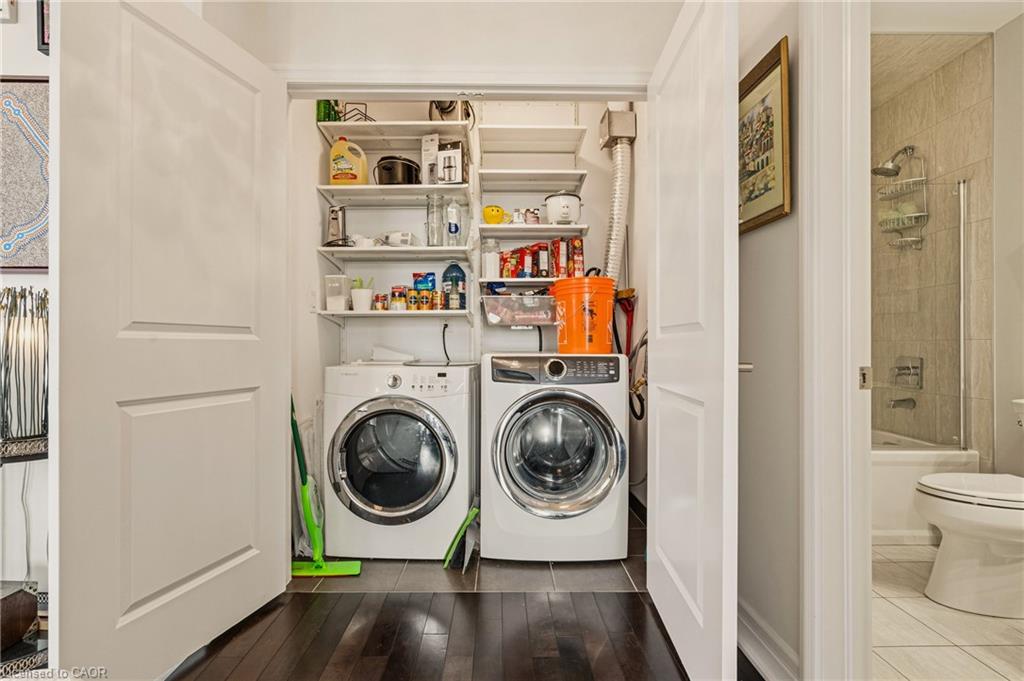 90 Charlton Avenue W Property Photo 31