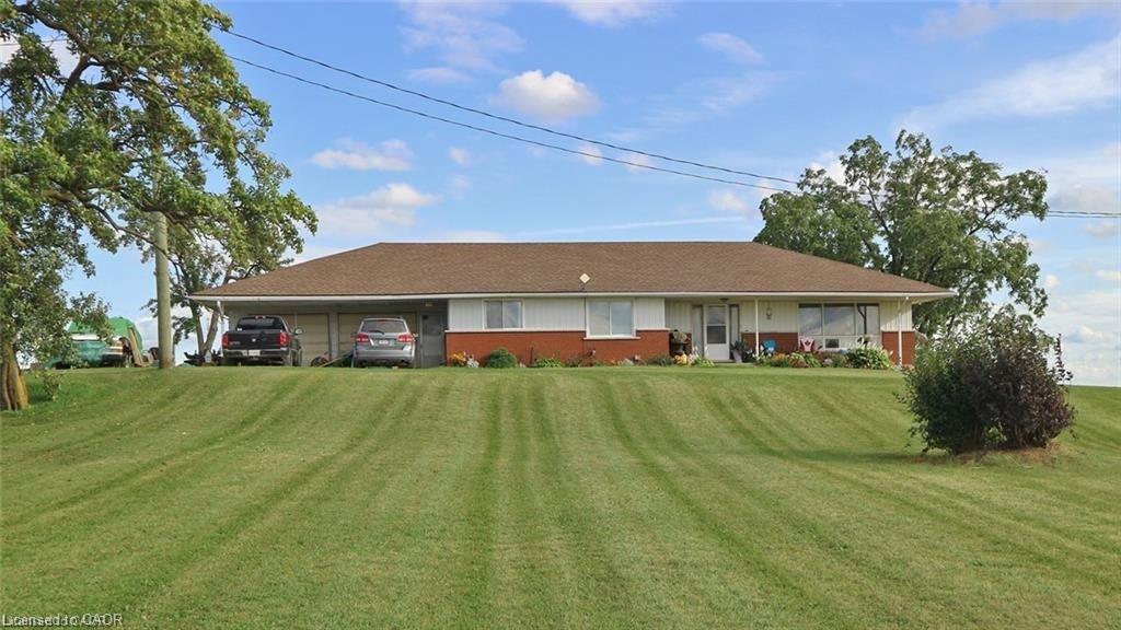2265 Snyder's Road E Property Photo 1