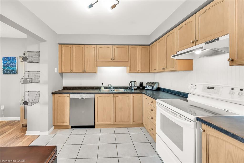 30-40 Braemar Avenue Property Photo 6