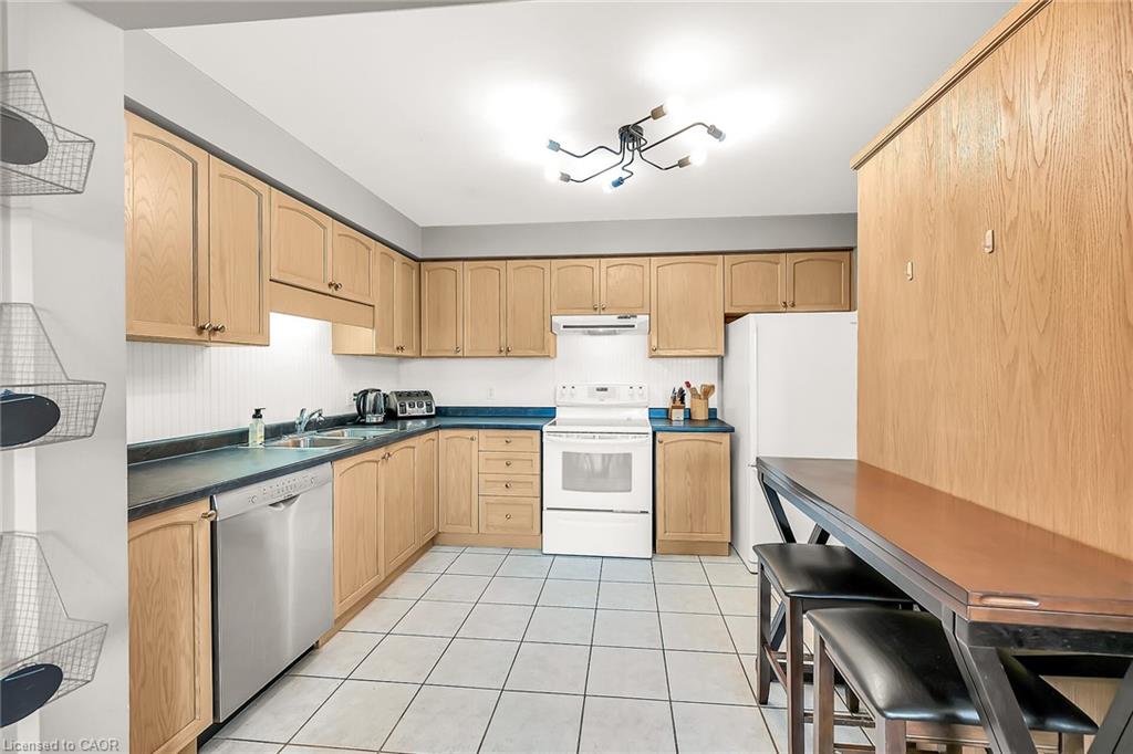 30-40 Braemar Avenue Property Photo 7