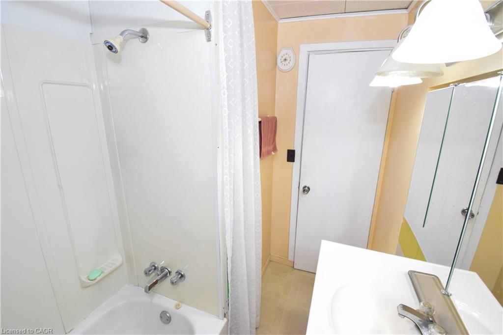 121 Cross Street E Property Photo 17