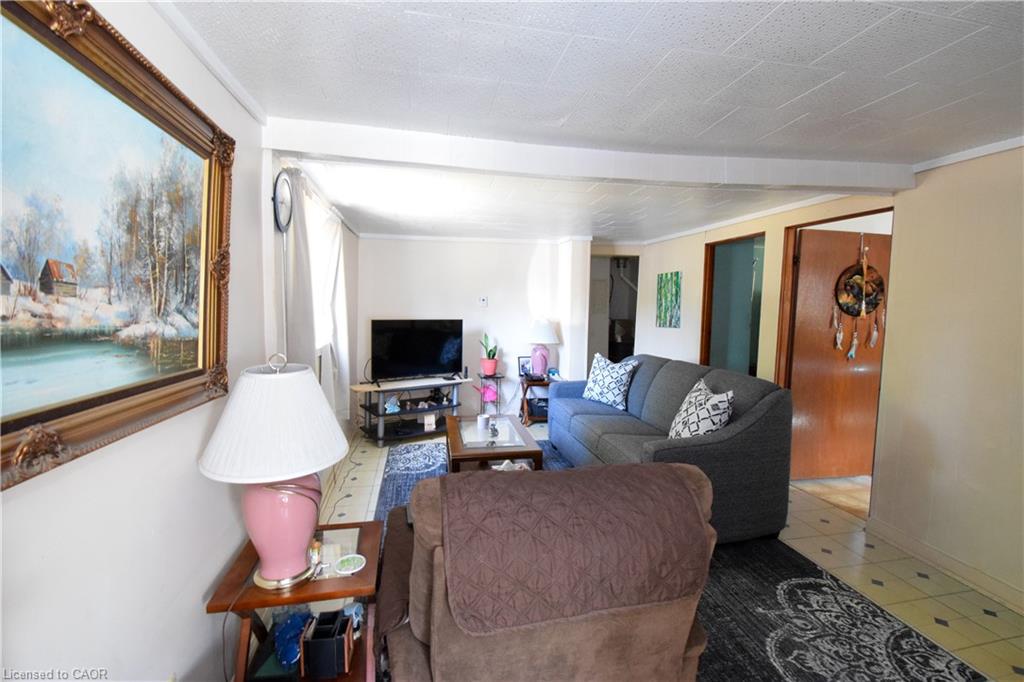 121 Cross Street E Property Photo 22