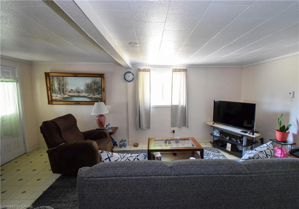 121 Cross Street E Property Photo 24