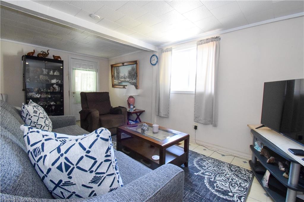 121 Cross Street E Property Photo 25
