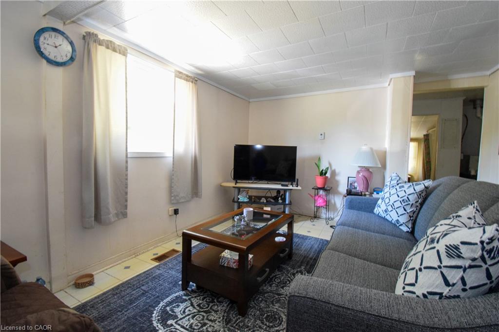 121 Cross Street E Property Photo 27