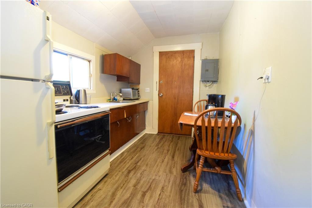 121 Cross Street E Property Photo 28
