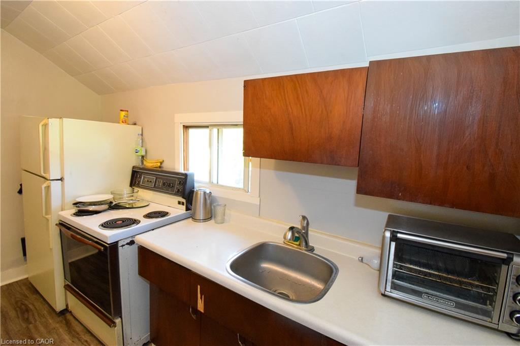 121 Cross Street E Property Photo 30