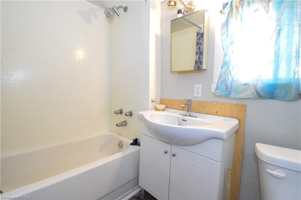 121 Cross Street E Property Photo 35