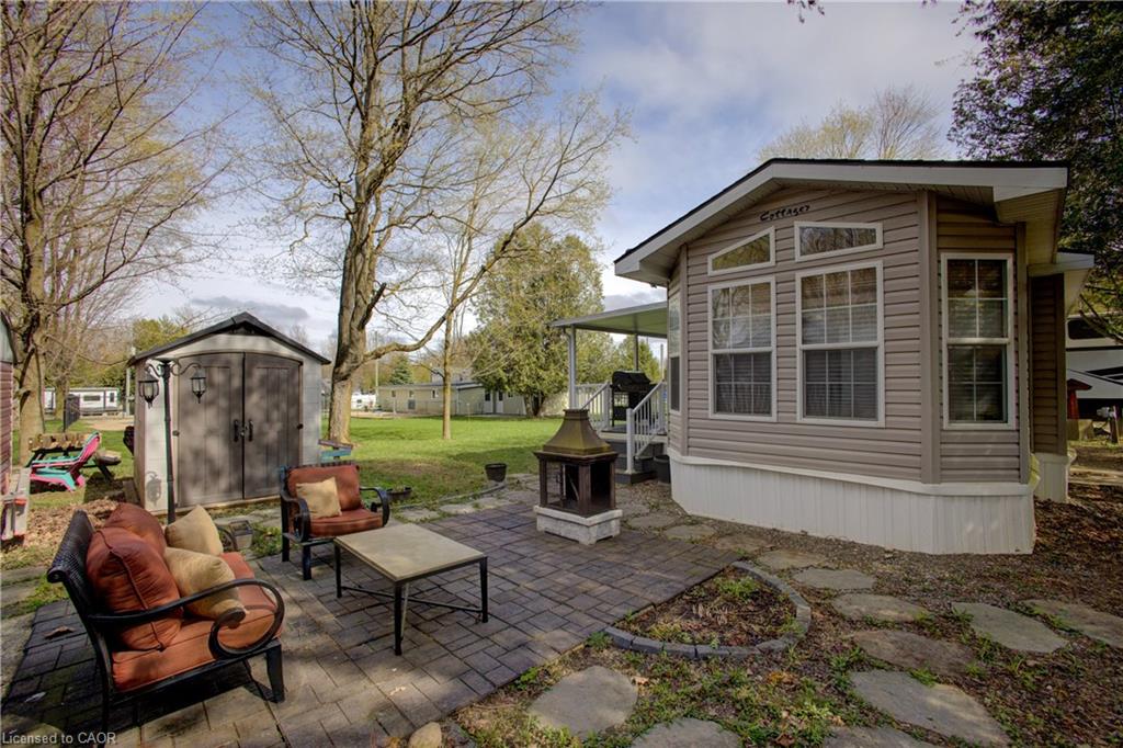 7489 Sideroad 5 E Property Photo 1