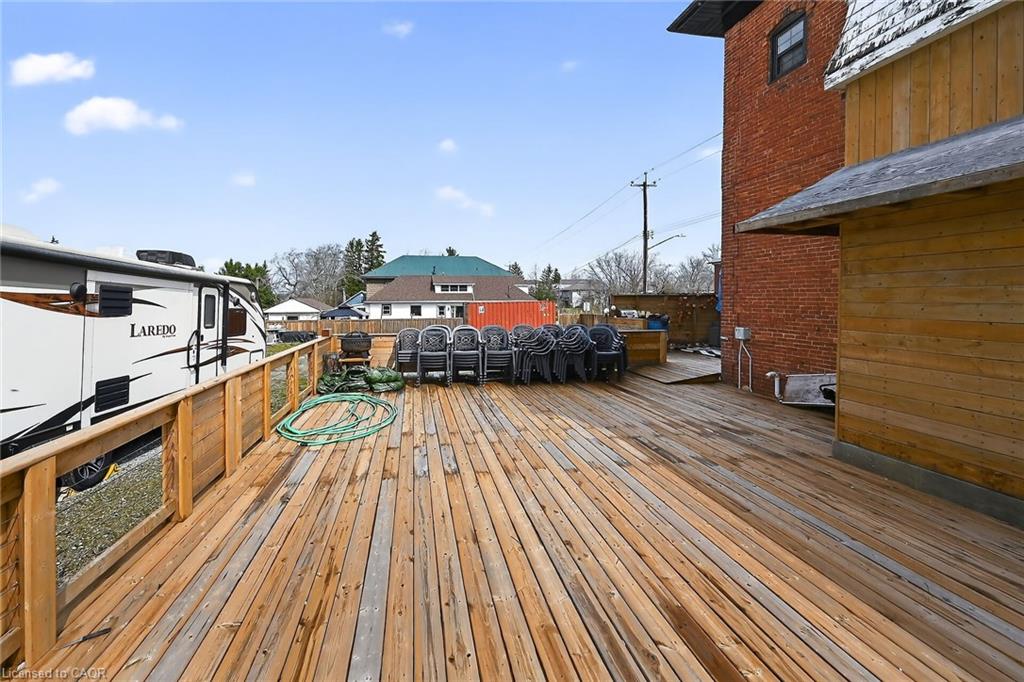 2 Main Street W Property Photo 41