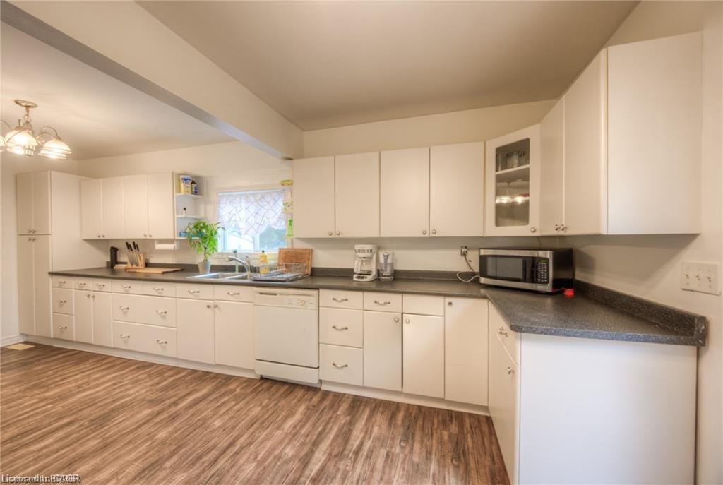 10 Bruce Street Property Photo 12