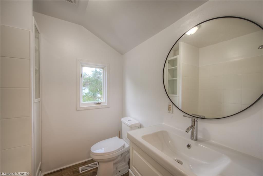 10 Bruce Street Property Photo 14