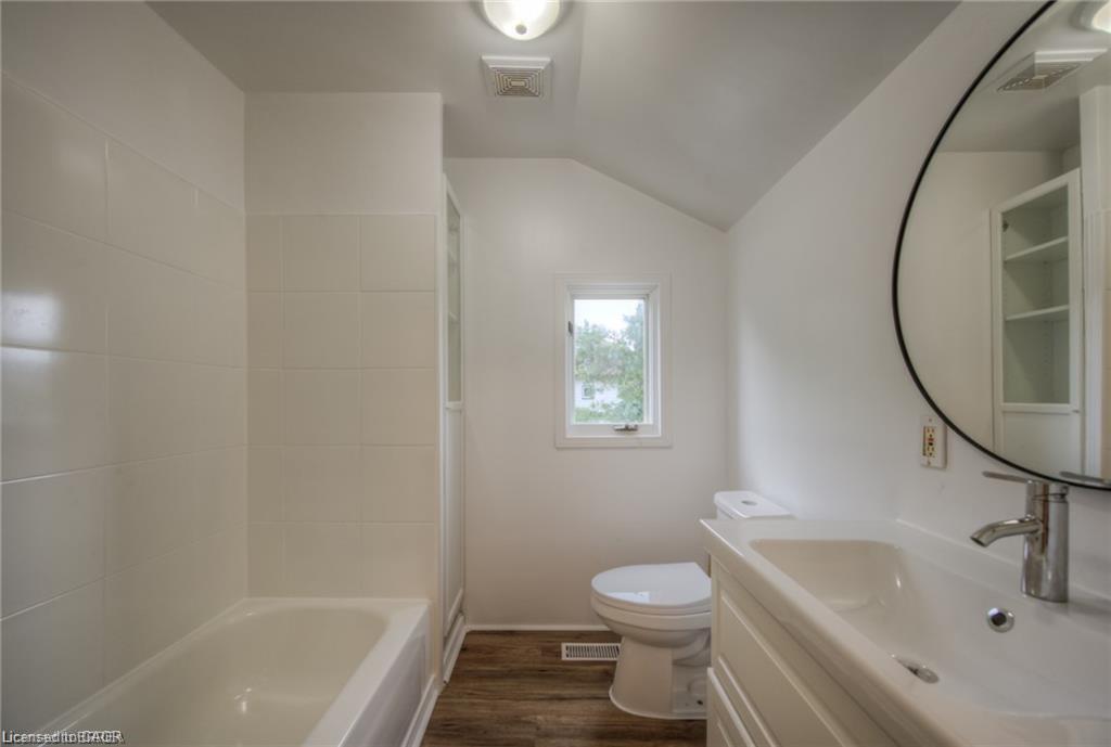 10 Bruce Street Property Photo 16