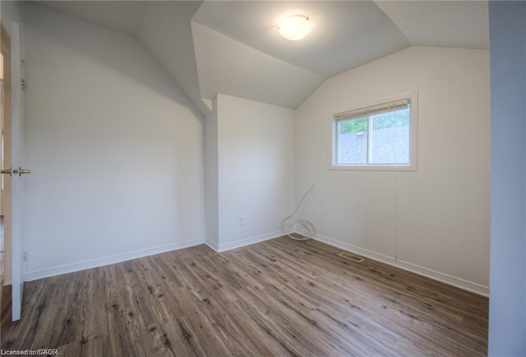 10 Bruce Street Property Photo 17