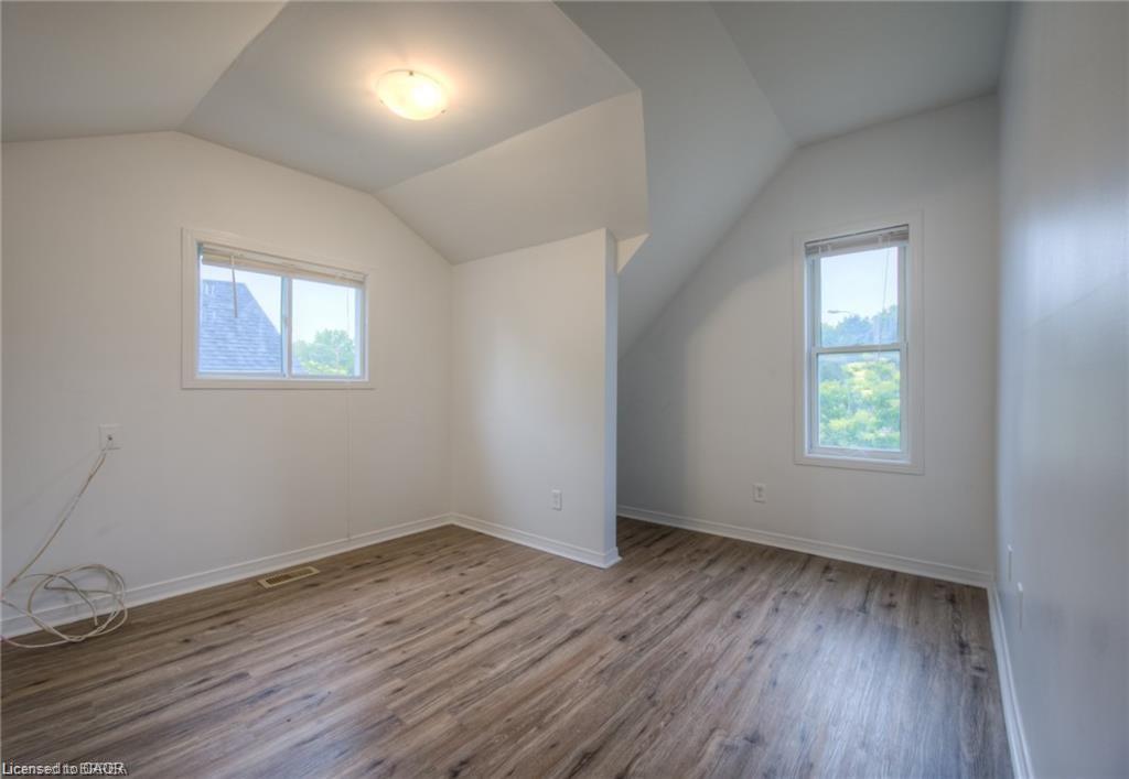 10 Bruce Street Property Photo 20