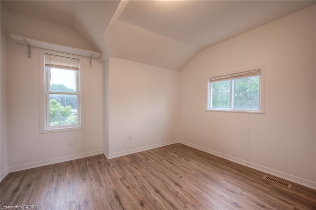 10 Bruce Street Property Photo 21