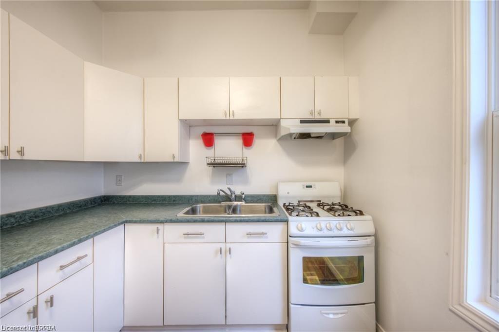 10 Bruce Street Property Photo 26