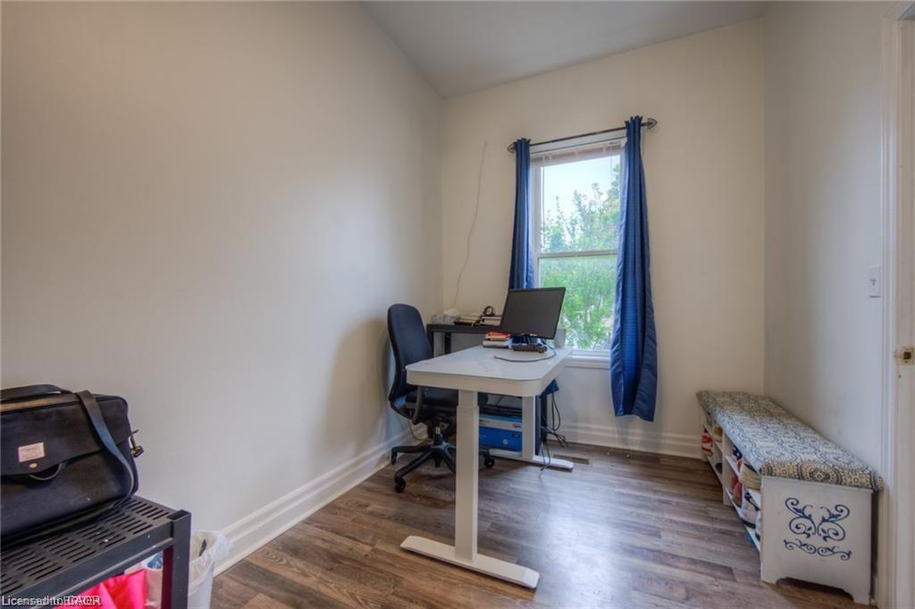 10 Bruce Street Property Photo 30