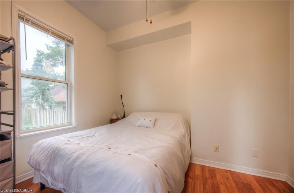 10 Bruce Street Property Photo 32