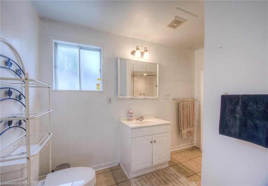 10 Bruce Street Property Photo 34