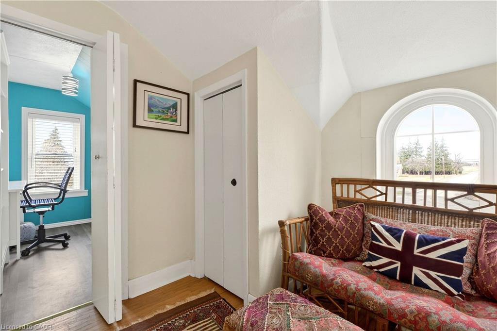2330 Wilson Street W Property Photo 22