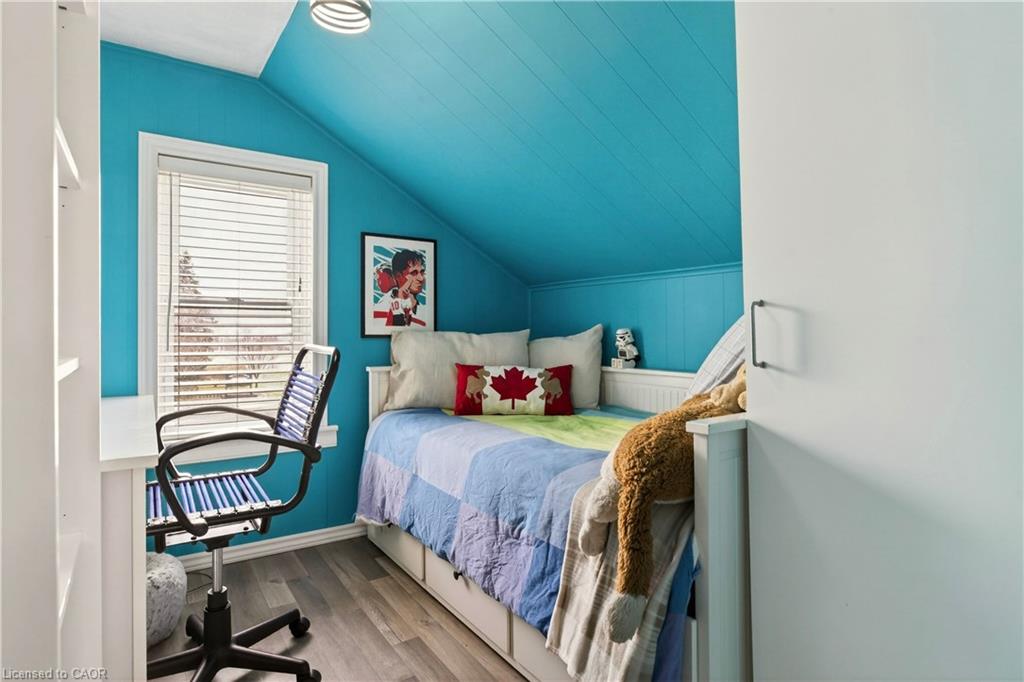 2330 Wilson Street W Property Photo 23