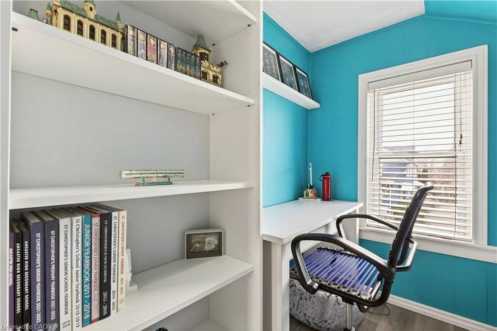 2330 Wilson Street W Property Photo 24