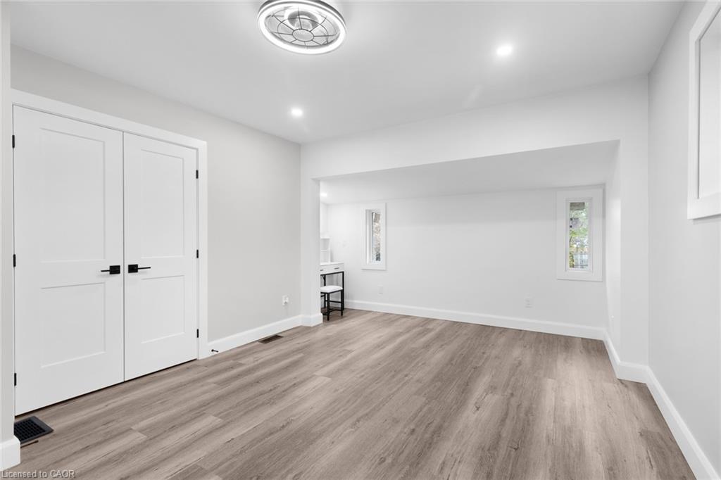 17 Church Street E Property Photo 15