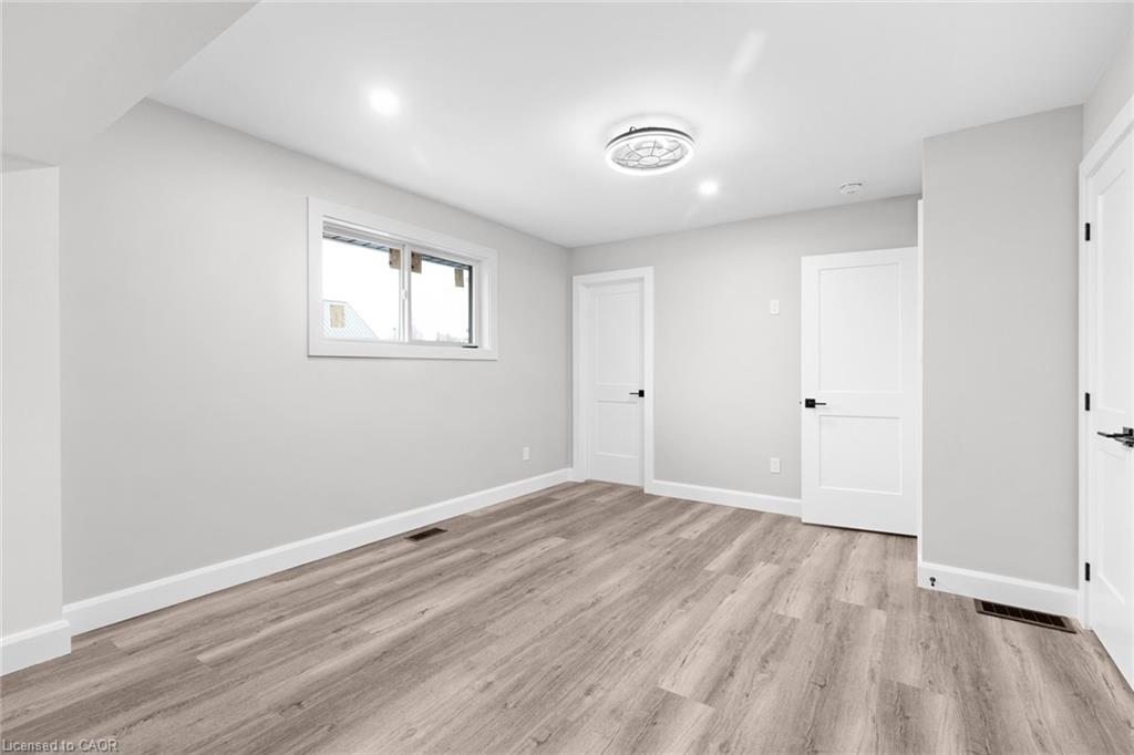 17 Church Street E Property Photo 17