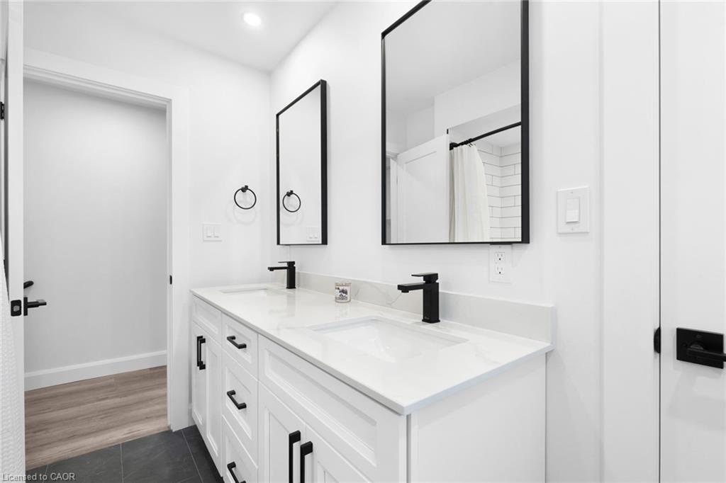 17 Church Street E Property Photo 25