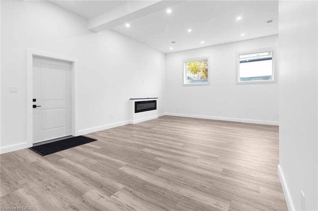 17 Church Street E Property Photo 30