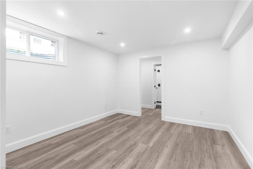 17 Church Street E Property Photo 34