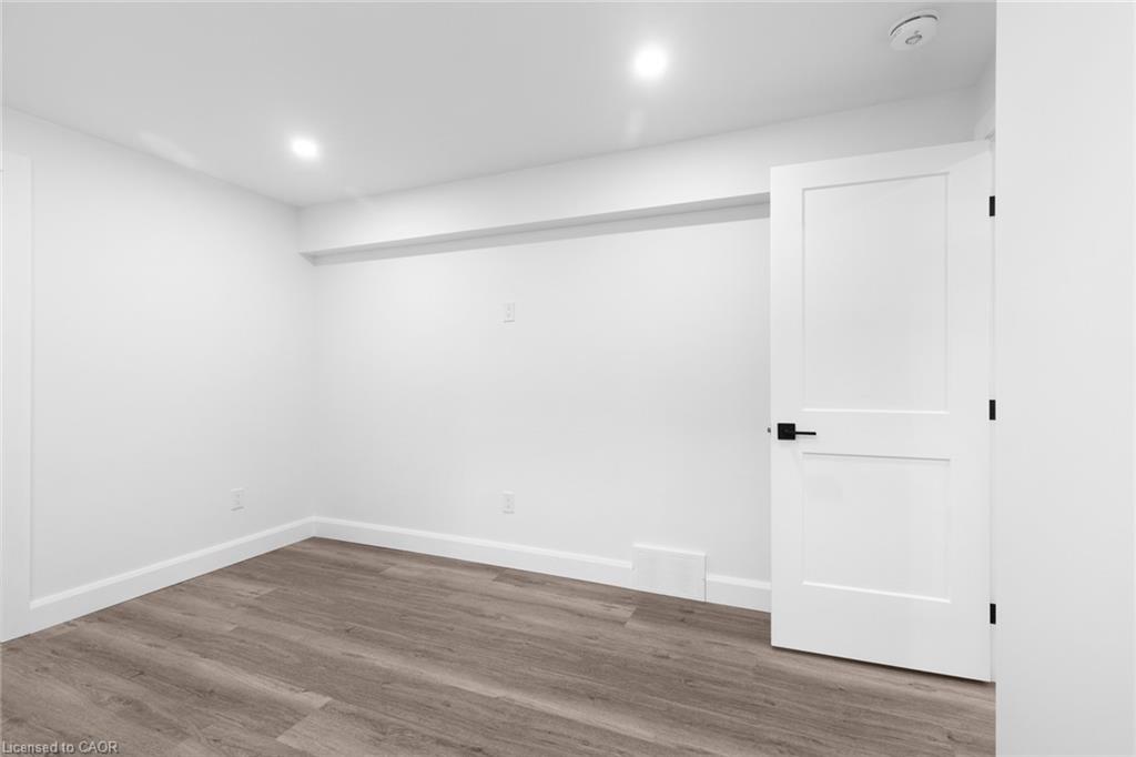 17 Church Street E Property Photo 35