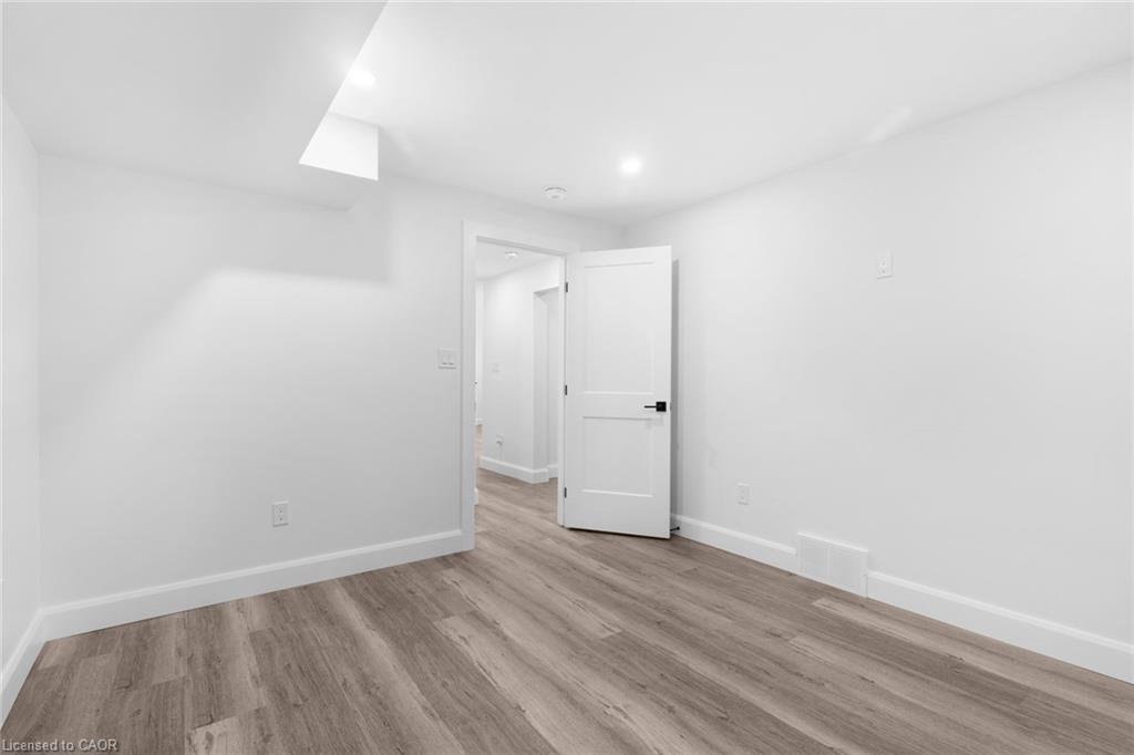 17 Church Street E Property Photo 40