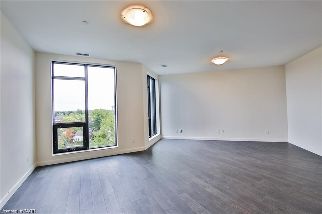 522-690 King Street W Property Photo 10