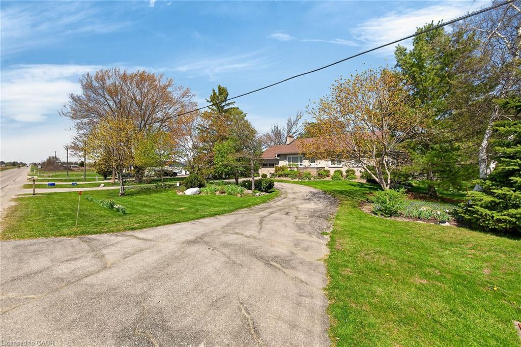 46 Erie Street N Property Photo 6