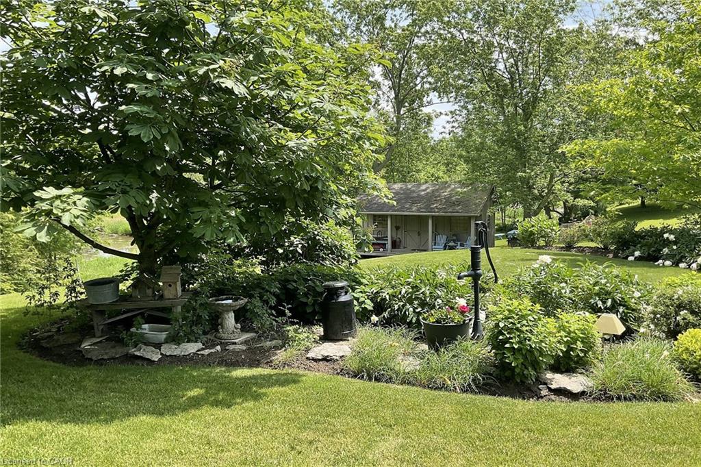 46 Erie Street N Property Photo 35