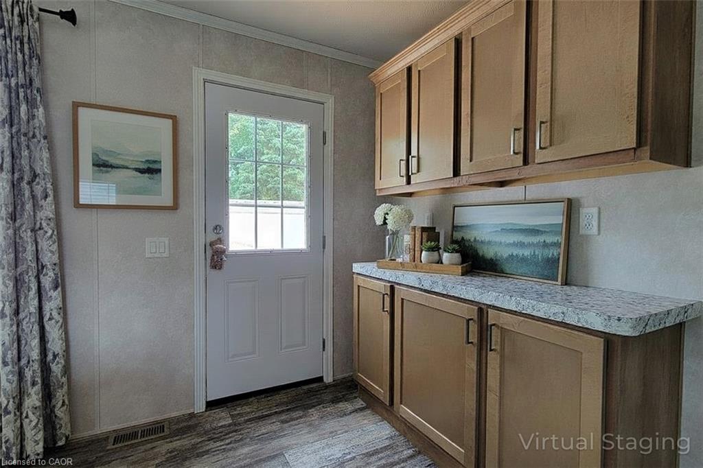 77 Park Lane Property Photo 5