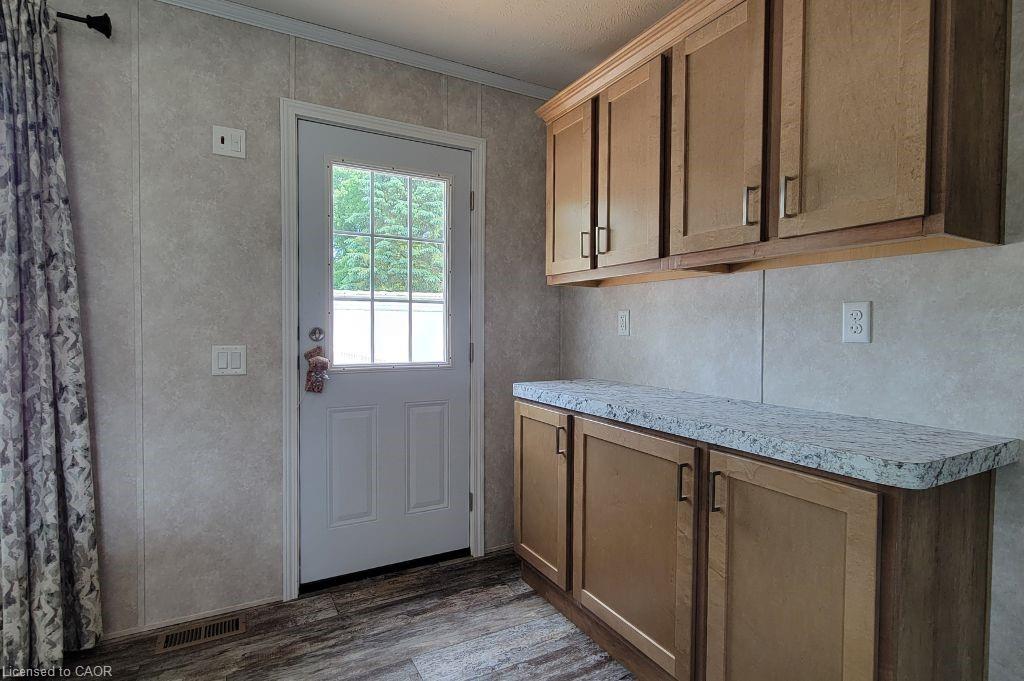 77 Park Lane Property Photo 6
