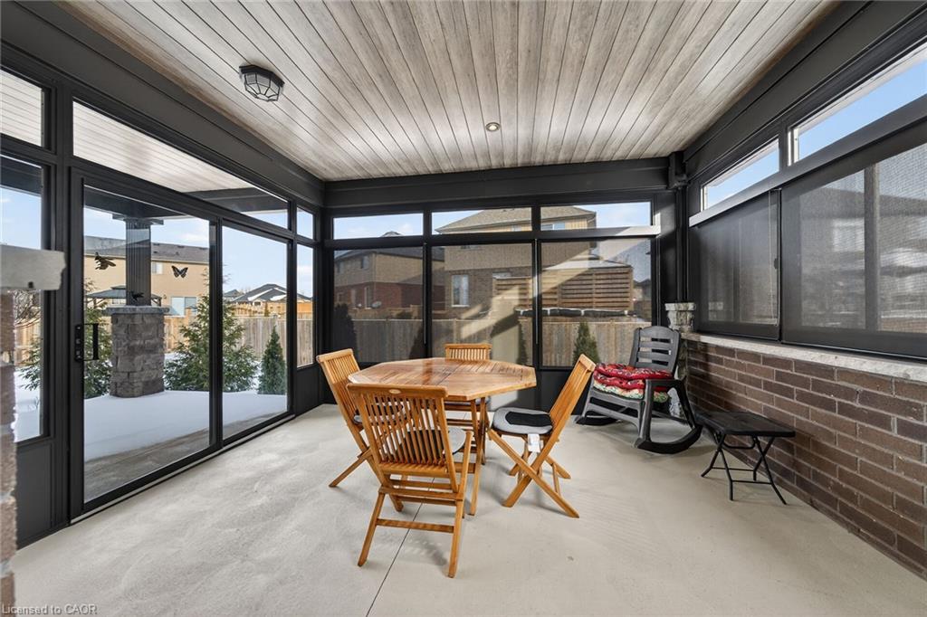 23-24 Craddock Boulevard Property Photo 35
