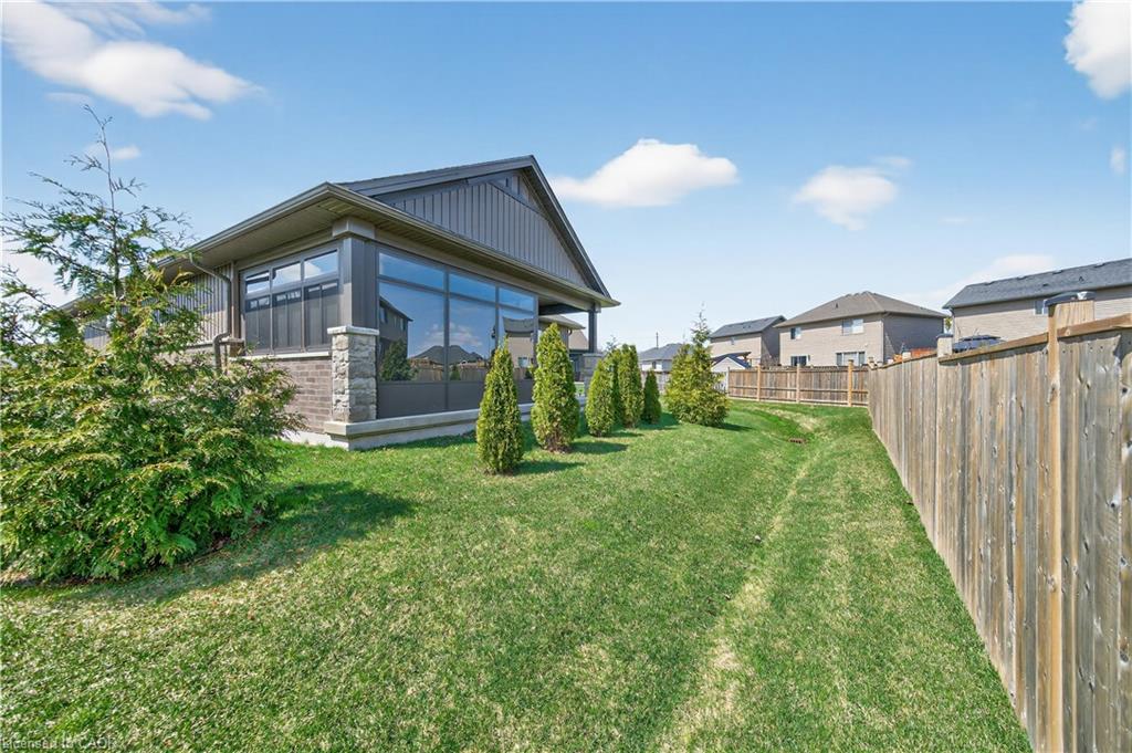 23-24 Craddock Boulevard Property Photo 43